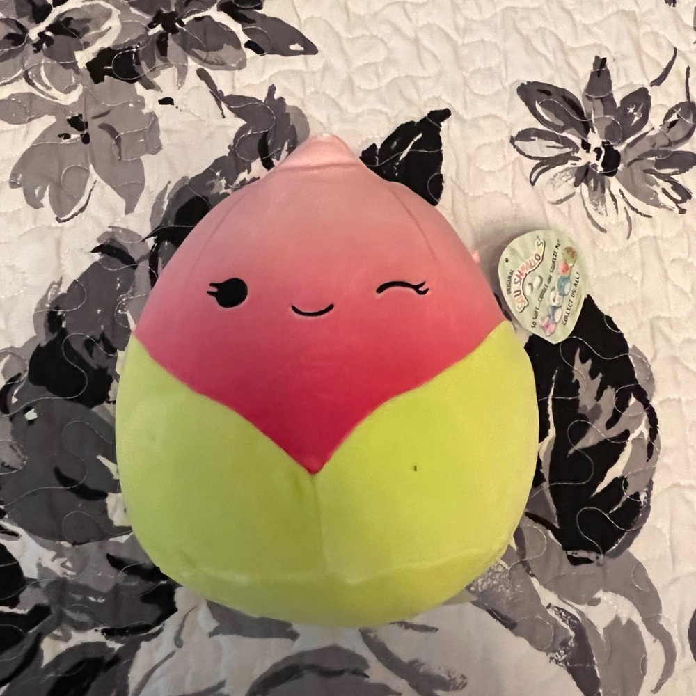 Bridgie pink tulip 8” squishmallow new nwt